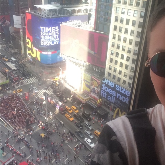 Meet your Posher - Picture 1 of 1